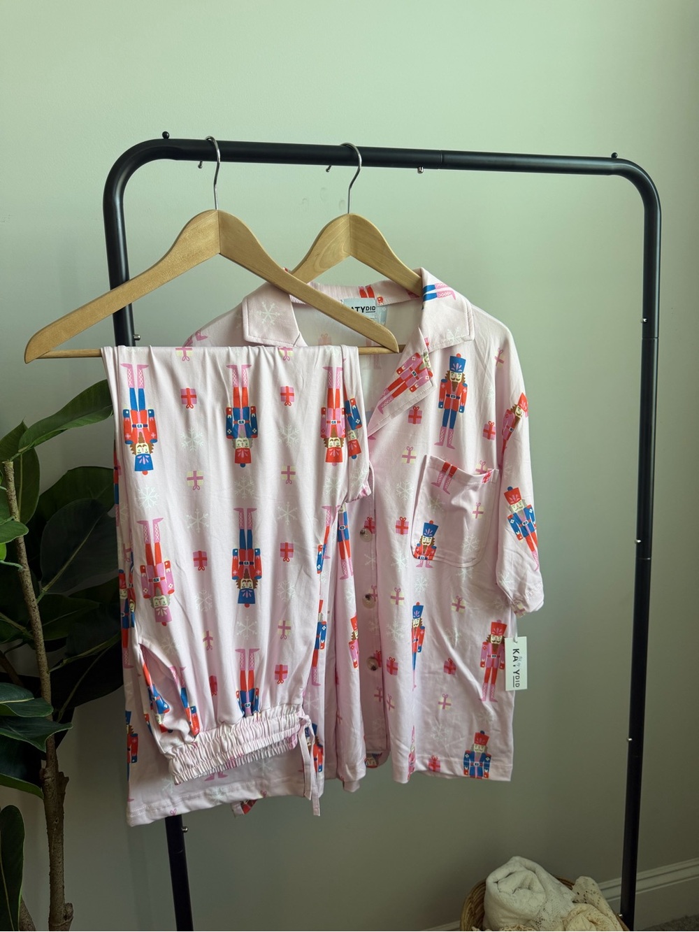 Women’s Pink Nutcracker Print Pajama Set